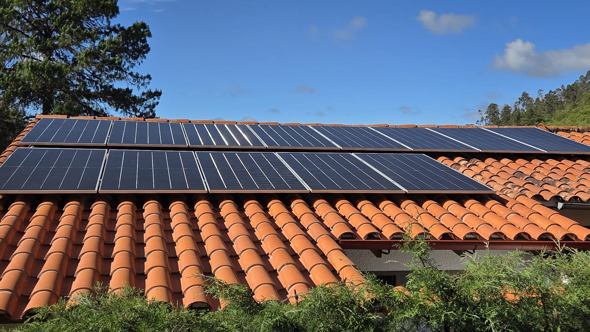 Solarpanele auf dem Dach Quinta Piray